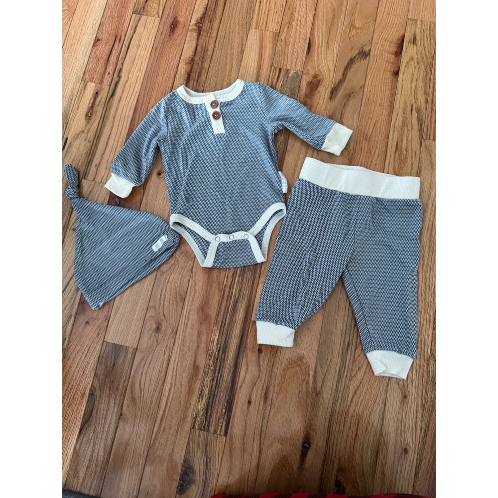Tahari Baby 3pc Set Blue White Textured Henley Bodysuit Joggers Hat 0-3M RN16435